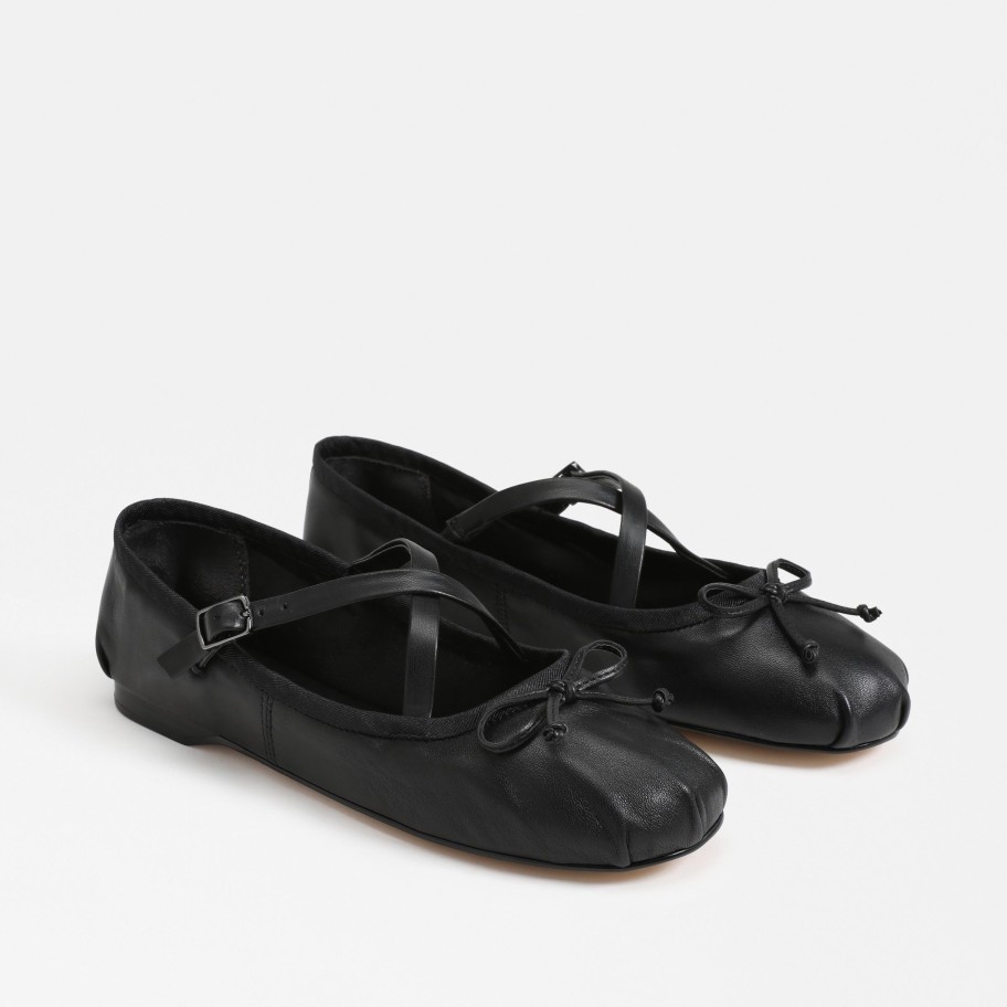 Shoes Circus | Zuri Strap Ballet Flat