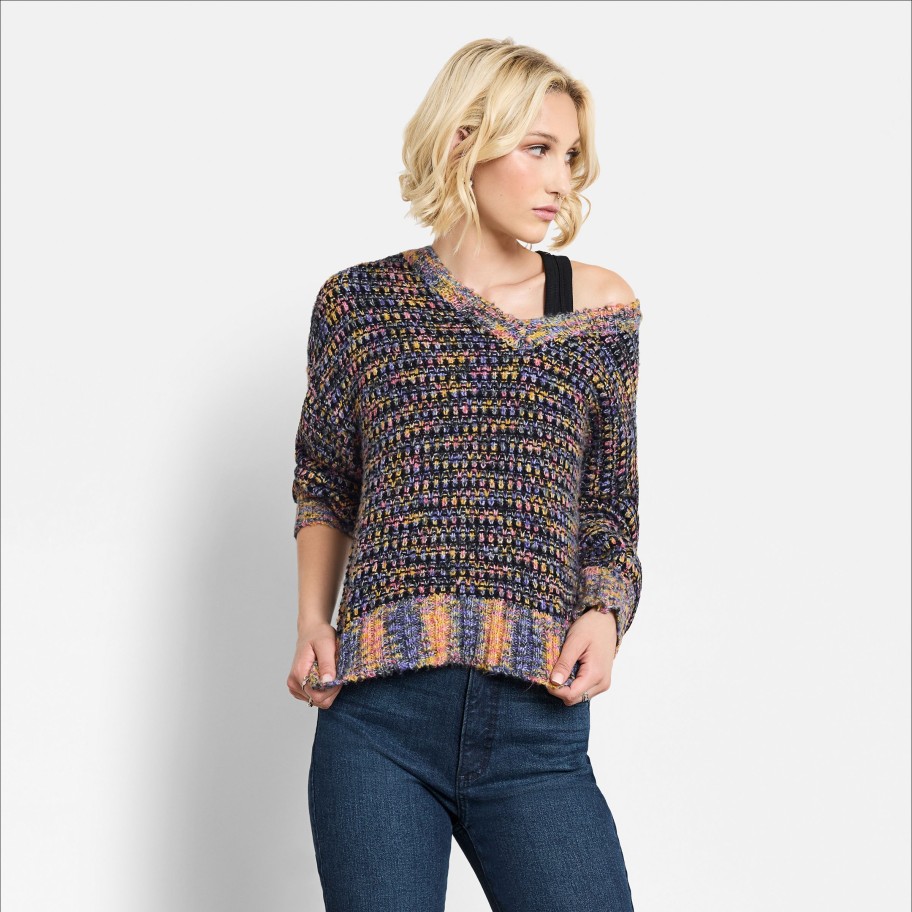 Apparel Circus | V-Neck Sweater