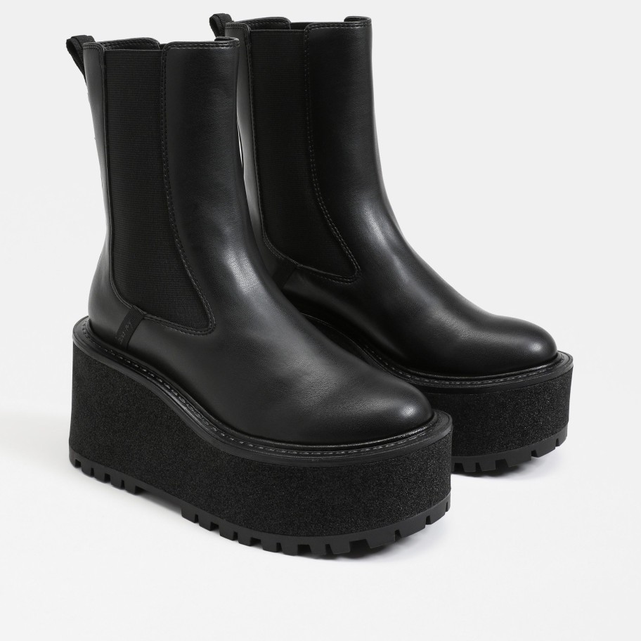 Shoes Circus | Susan Lug Sole Chelsea Boot