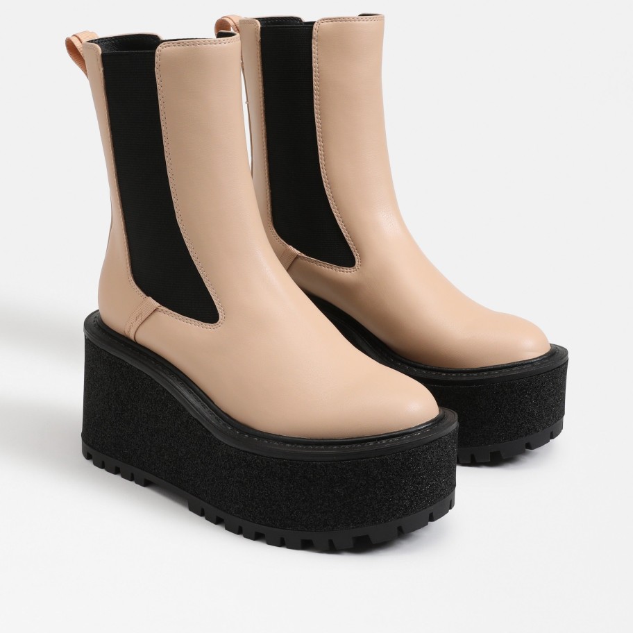 Shoes Circus | Susan Lug Sole Chelsea Boot