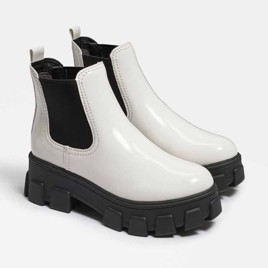 Shoes Circus | Darielle Lug Sole Chelsea Boot