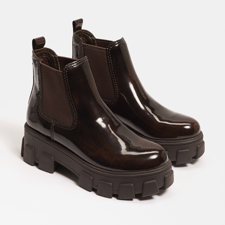 Shoes Circus | Darielle Lug Sole Chelsea Boot