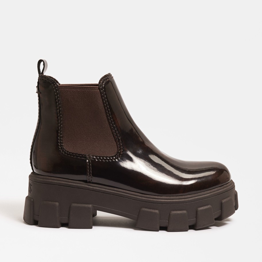 Shoes Circus | Darielle Lug Sole Chelsea Boot