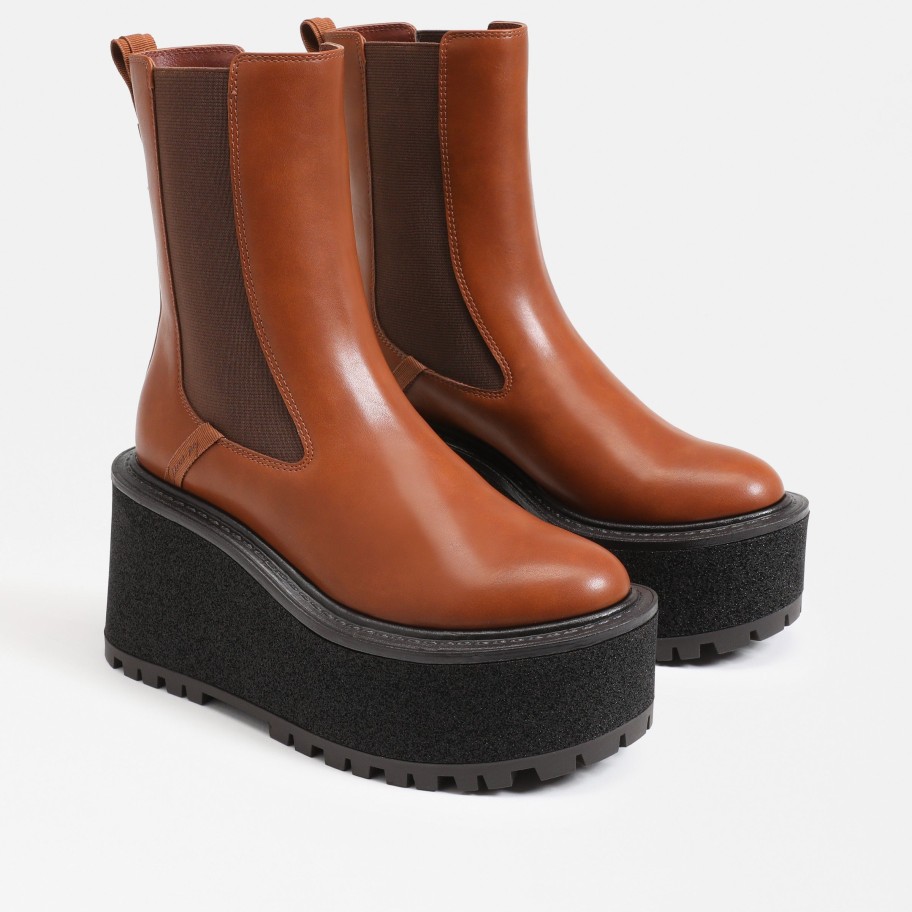 Shoes Circus | Susan Lug Sole Chelsea Boot